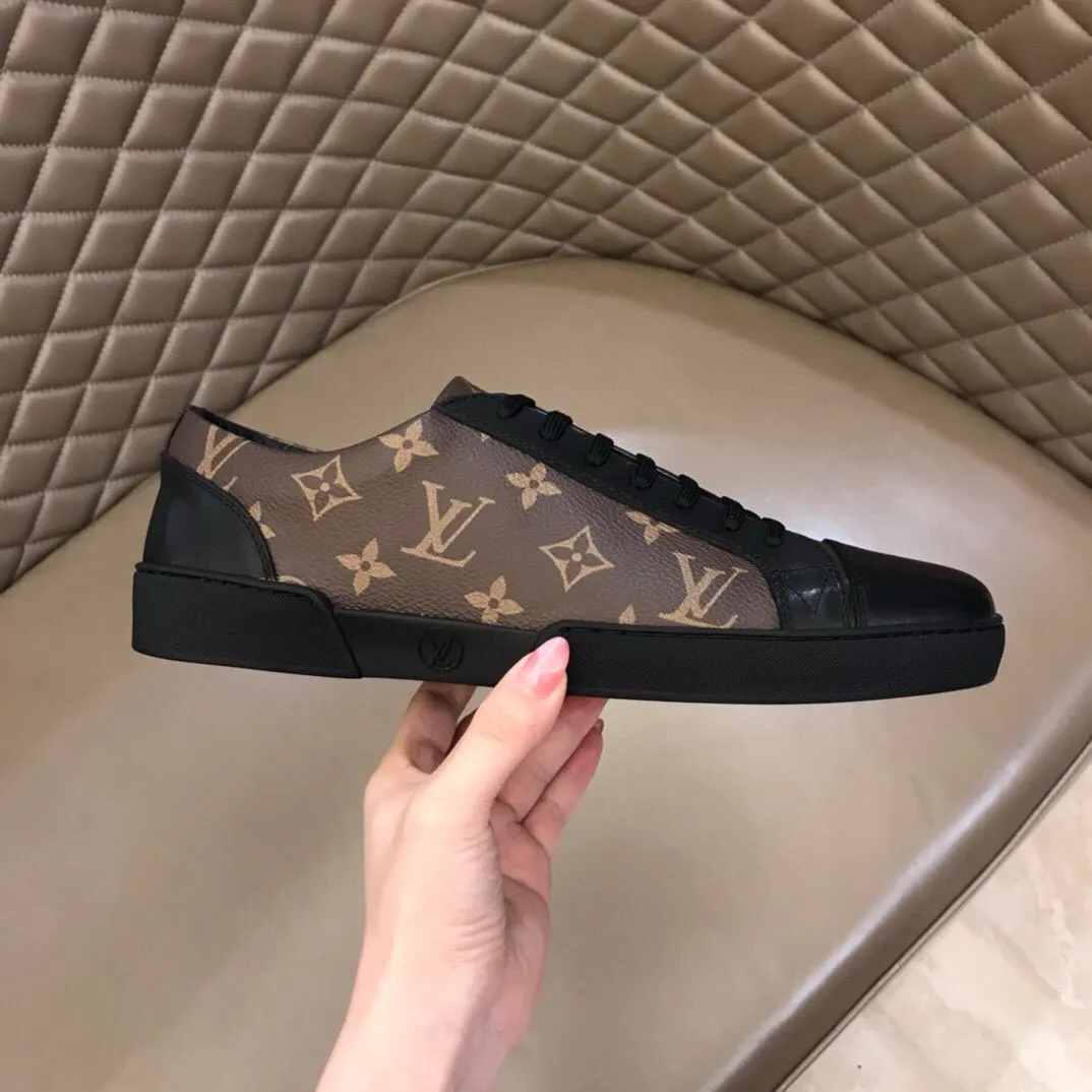 Ex-factory price: 400💰🇮🇹LV top purchasing agent🔍🔍men's🚹 counter sales simultaneously, code number: 38-44#, 🇮🇹Special printing imported from Italy with imported cowhide, all imported Yangli, 💪💪, a complete 1⃣️ to 1⃣️ replica 🇮🇹💪💪, ⚠Sole: Original sole provided by the original factory, exclusive molded sole for super comfort, ⚠Original factory follow-up goods, 🔍🔍high quality